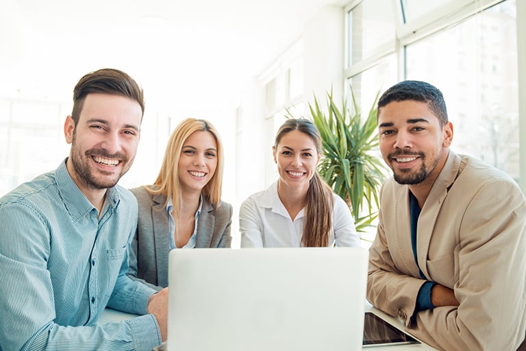 Equipo de ventas consiguiendo oportunidades de ventas