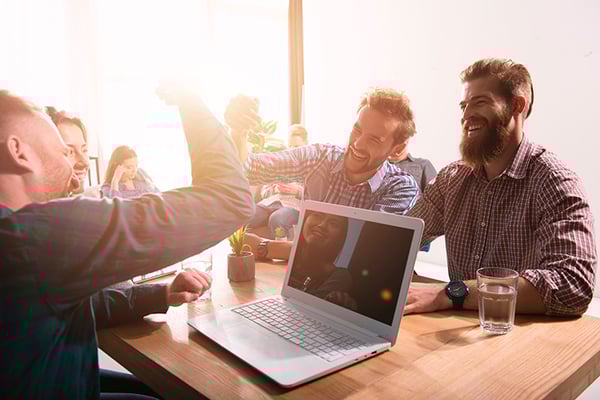 Equipo de ventas logrando sus objetivos