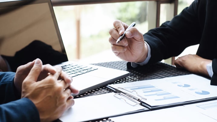 Crea-una-relacion-fuerte-entre-vendedores-y-su-CRM-1