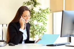 Experta en uso de crm generando relaciones con sus clientes con ayuda de un crm