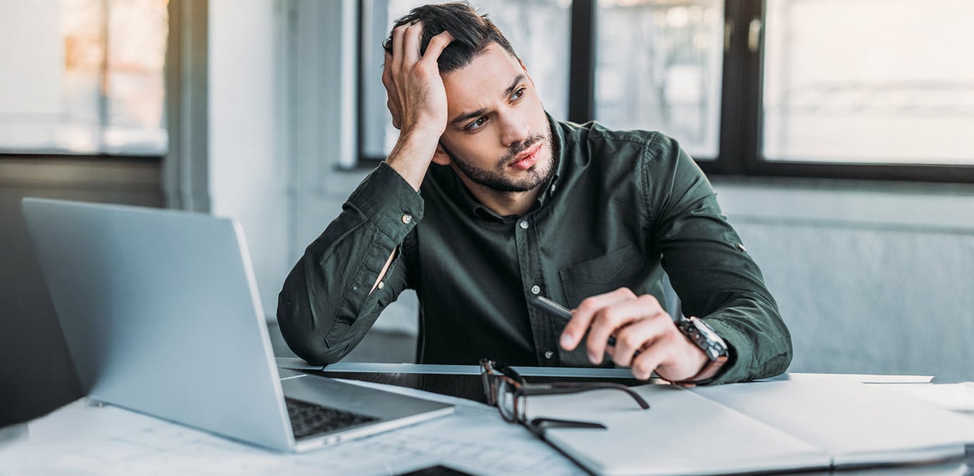 3 señales de que tu CRM solo sirve como base de datos (y cómo solucionarlo)