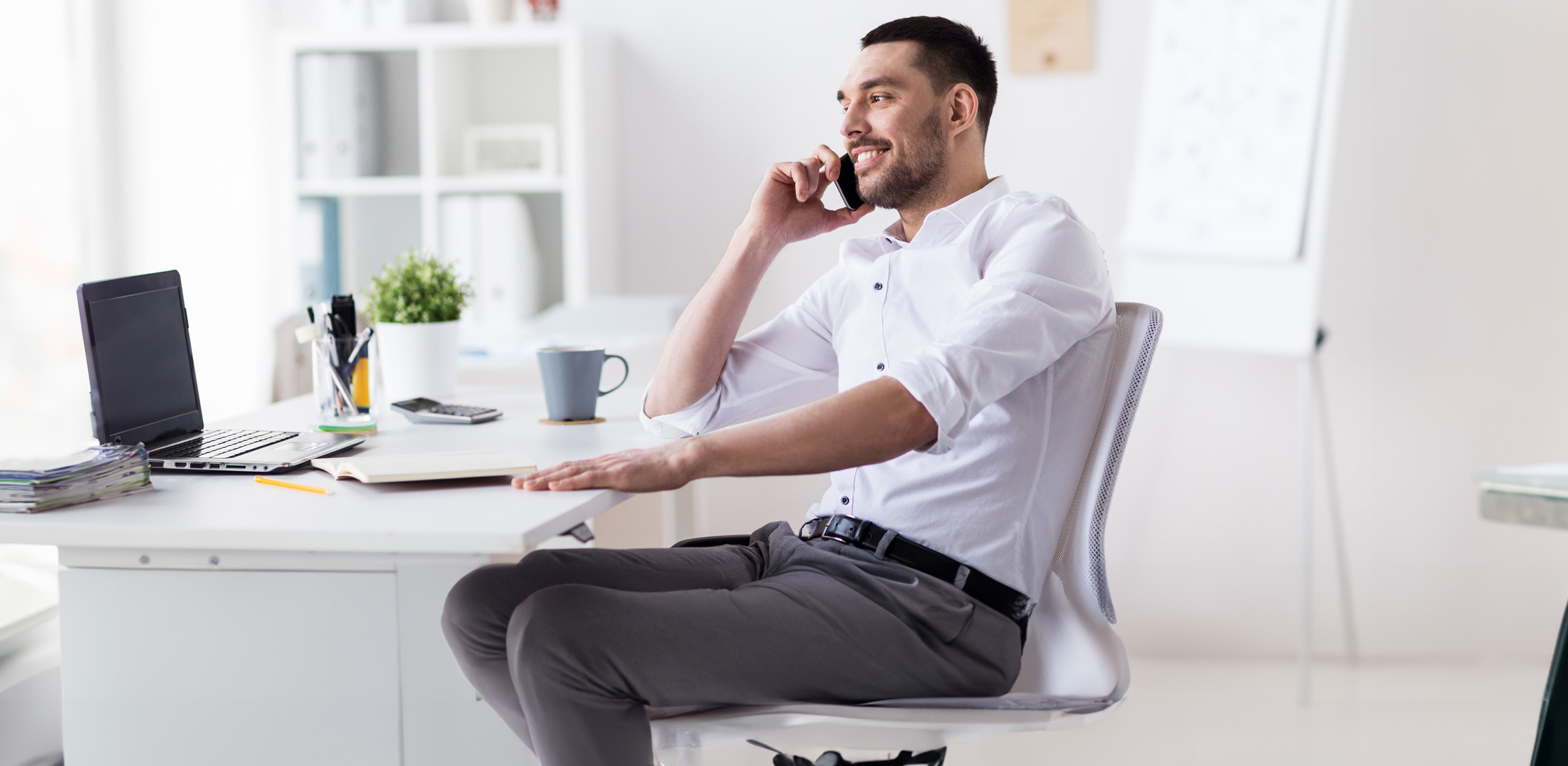 Representante de ventas conectando con cliente